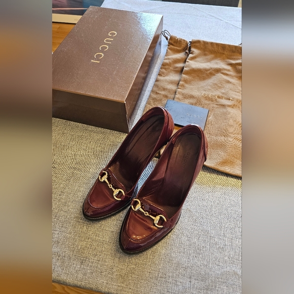 Size 36C | Gucci Authentic anamel pump - Picture 8 of 8